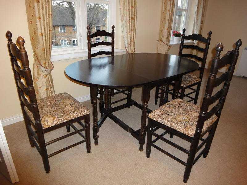 Dining table in dark oak.