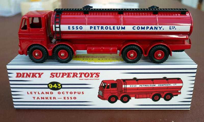 Dinky Supertoys - Leyland Octopus Tanker - Esso