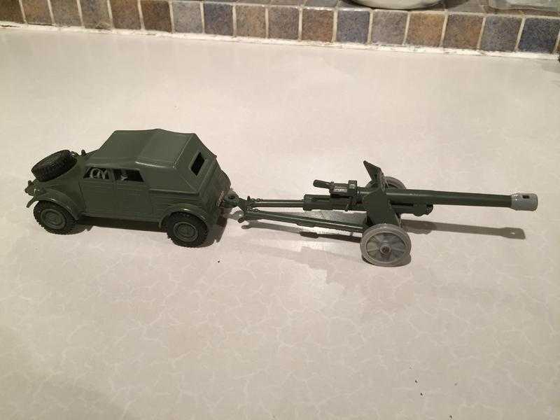 DINKY TOYS 617 DIE CAST GERMAN WW II VOLKSWAGEN KDF amp 50mm P.A.K. ANTI-TANK CARRIAGE