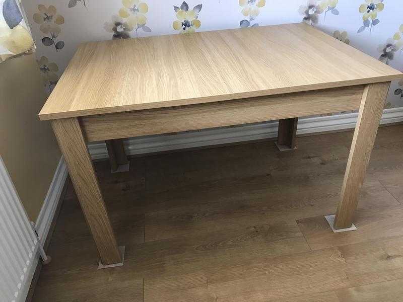 Dinning Table (Extending) Oak - Harvey039s