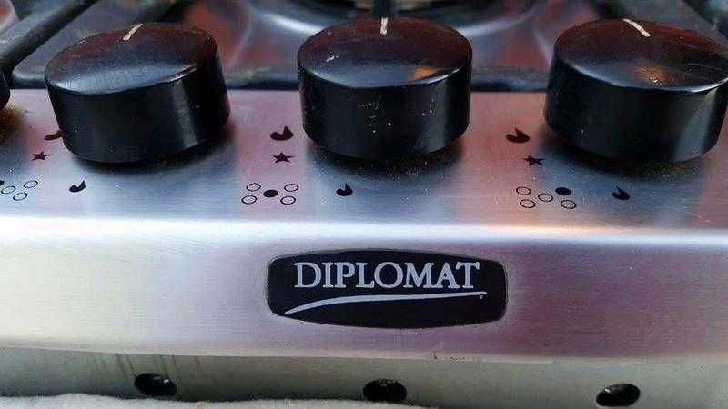 DIPLOMAT INTERGRATED ELECTRIC OVEN WITH GAS HOBS