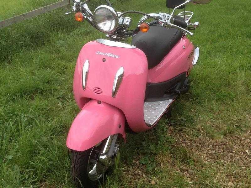 Direct Bikes DB125T-E Pink Scooter