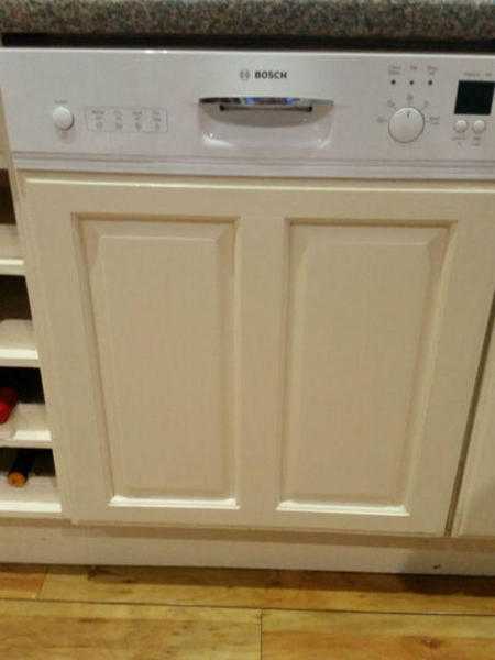 Dishwasher bosch semi integrated facia in white 12Place settings