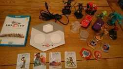 DISNEY INFINITY  GAME  13 CHARACTERS amp EXTRAS