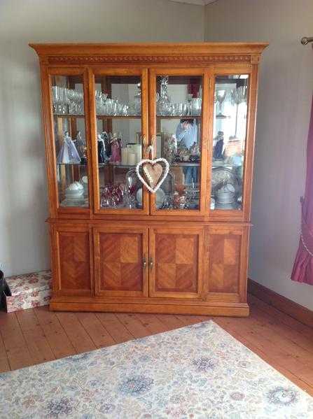 display cabinet and sideboard