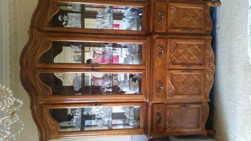 Display cabinet unit