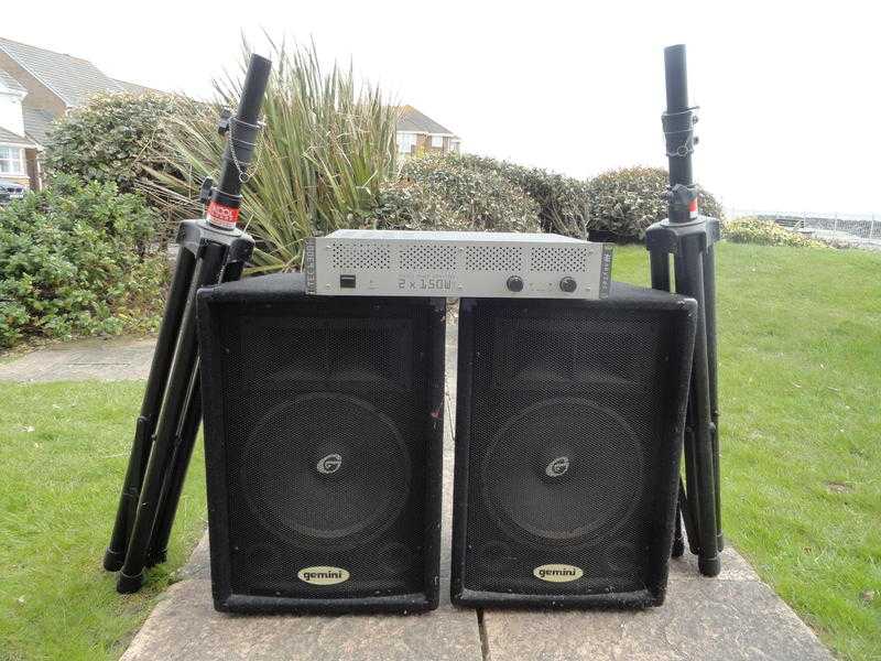 DJ PA System 200watts Speakers  Stands 150Watts Amplifier