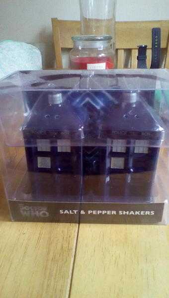 Doctor who salt and pepper shakers