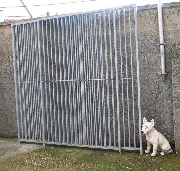 DOG  RUN  KENNEL PANELS. GALVANISED, ALL 6FT HIGH. 6  PANELS AVAILABLE