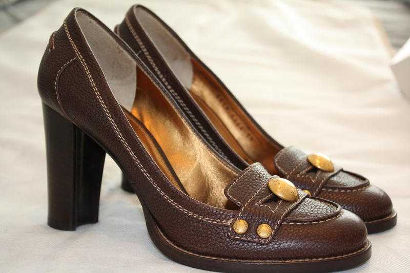 DOLCE amp GABBANA SHOES SIZE 39