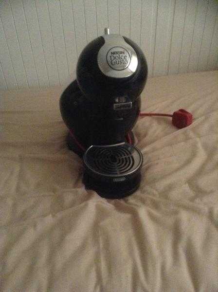 DOLCE GUSTO AUTOMATIC COFFEE MACHINE