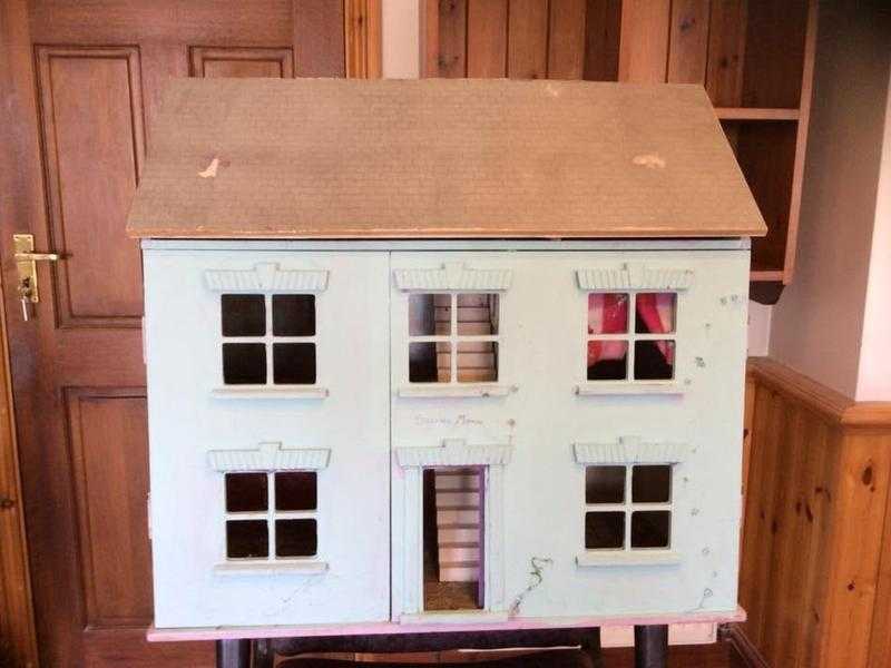 DOLLS HOUSE