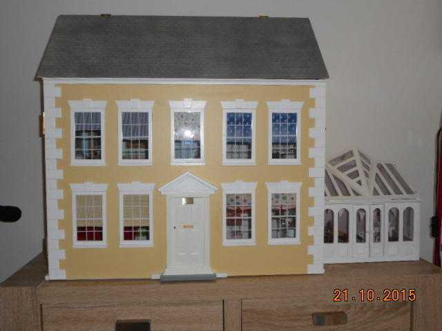 Dolls house - a joy for any collector or family 112 scale