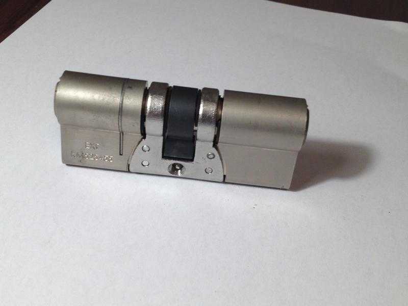 DOOR CYLINDER LOCKS