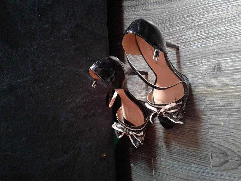 Dorothy parkins high heels  size 5
