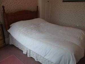 Double bed base with drawers