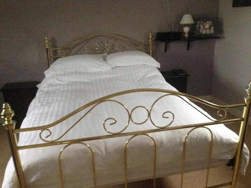 Double bed frame