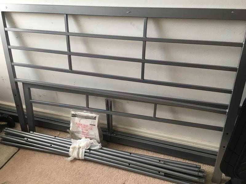 DOUBLE Bed frame Metal very good condition