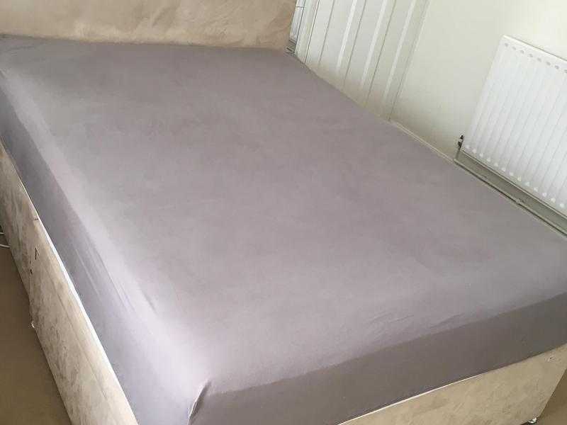 Double bed with mattress to sell