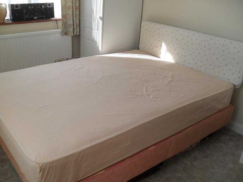 Double divan bed