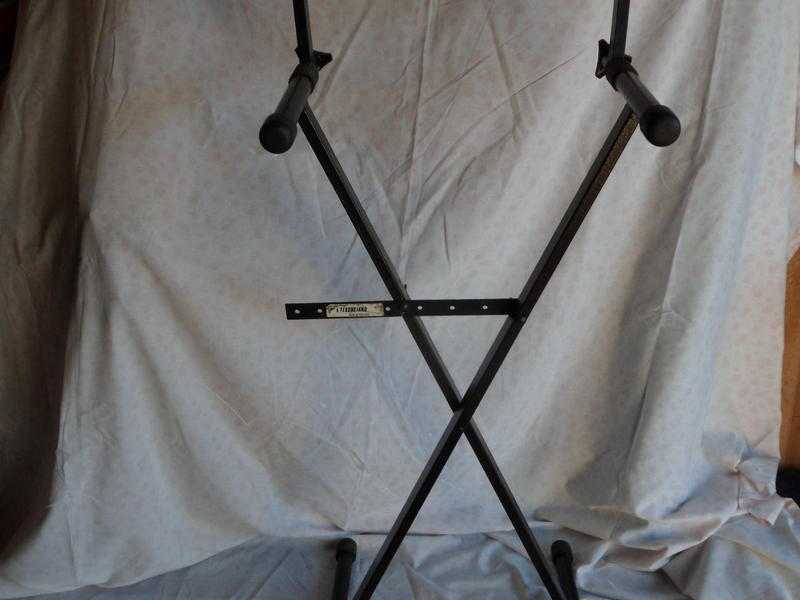 Double keyboard stand