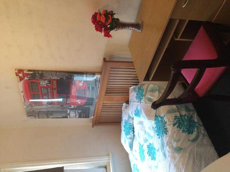 Double room available now in eastbourne