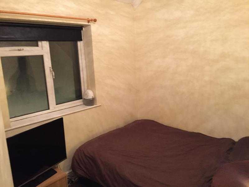 Double room in house share