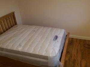 Double room size for rent to a couple in Crawley