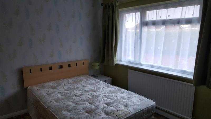 Double room to rent in Horsham