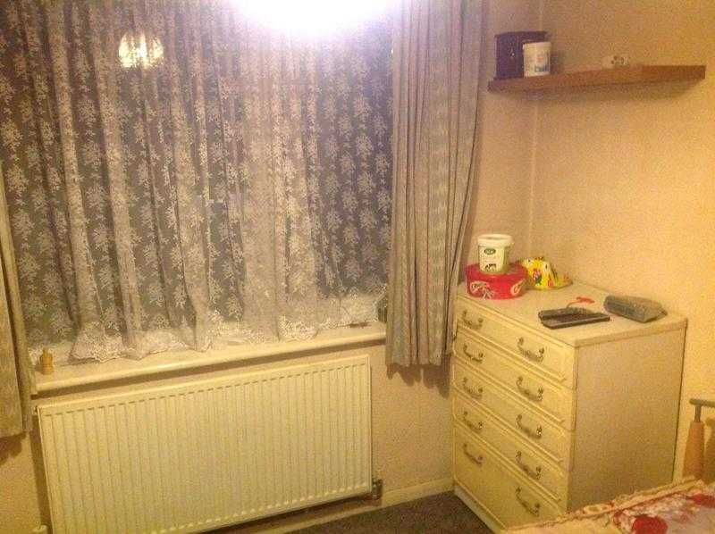 Double room to rent in Poundhill