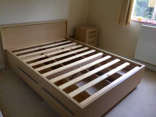 Double slatted wooden bedframe with 4 drawers