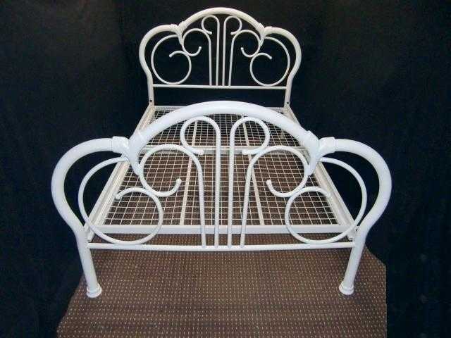 DOUBLE WHITE METAL DESIGN BED FRAME