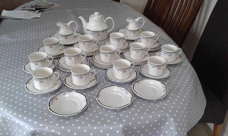 Doulton Juno teaset