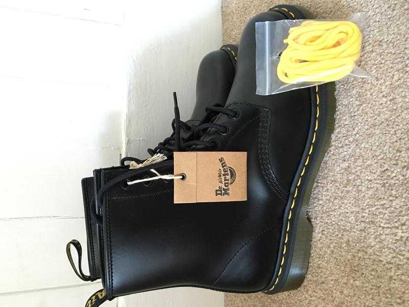 Dr Martens 1460 Size 9 - Black (Brand New)