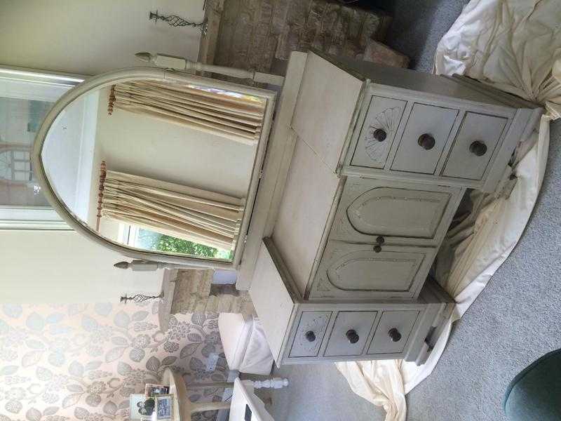 Dressing table