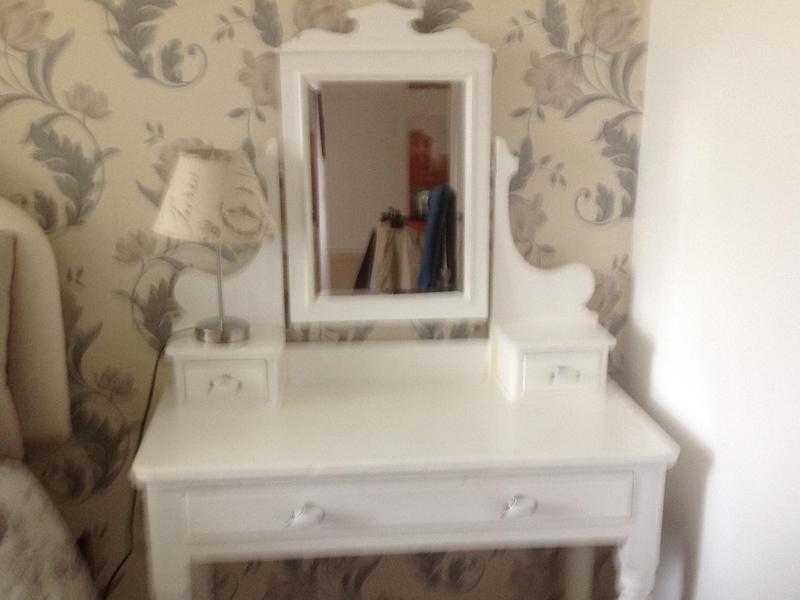 Dressing table