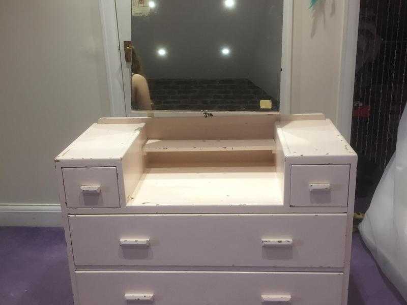 Dressing table