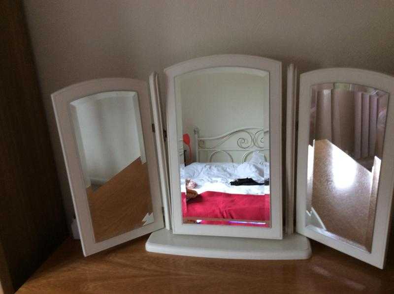 Dressing table mirror 10