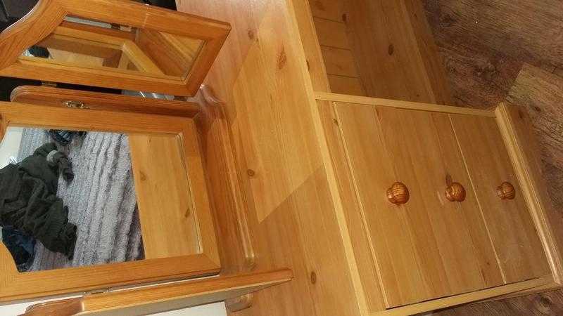 dressing table with 3 drawers and mirror
