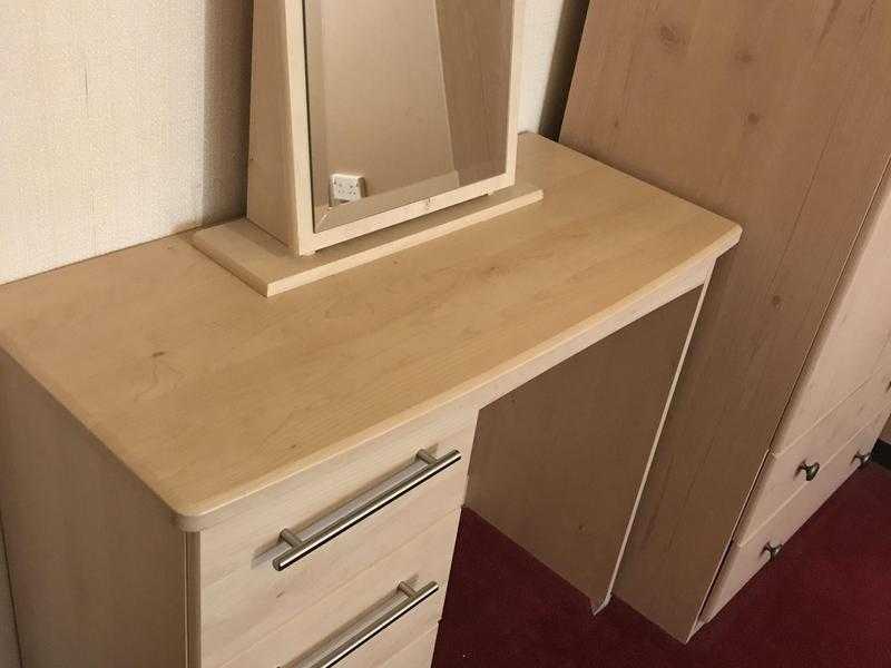Dressing Table with Mirror (Wooden)