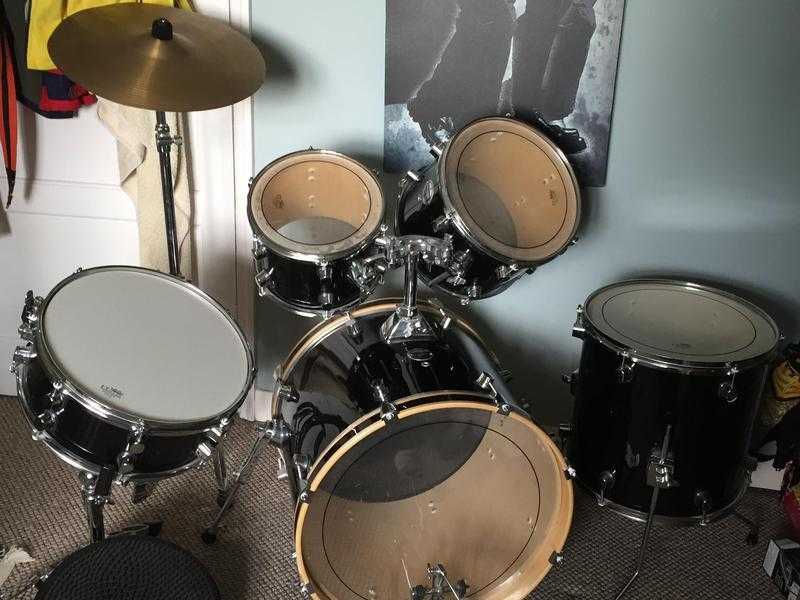 Drum kit (Tech tonic)