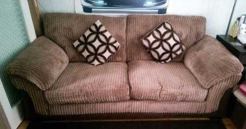 DSF Jamie 31 seater sofa with 2 cushions,need gone asap offer accept