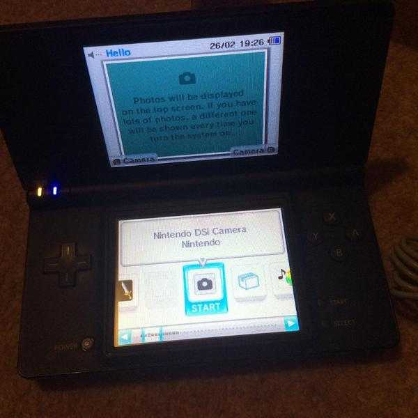 DSI IN BLACK IN MINT CONDITION BOXED ONLY USED FEW TIMES