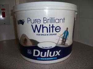 DULUX 2.5 CAN of LUSCIOUS LIME Emulsion Matt..