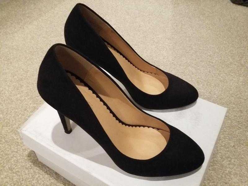 DUNE black heels size 5