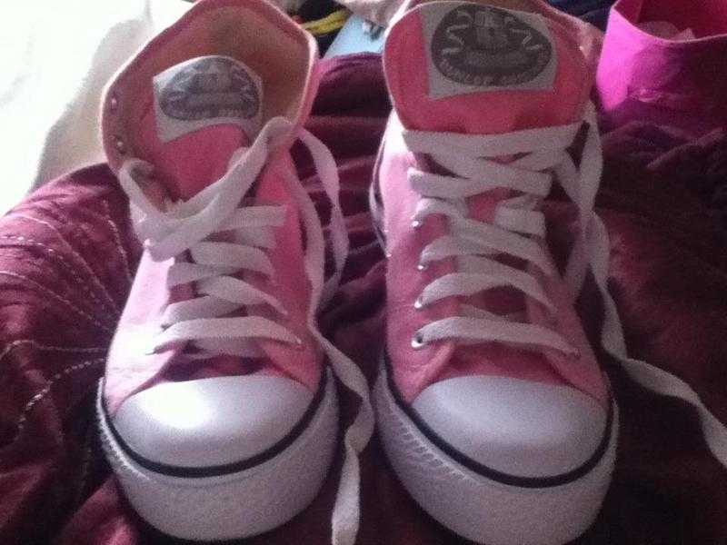 Dunlop Hi-top Pink sze 5 trainers worn once