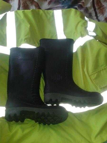 Dunlop Wellington safety Boots. As new. Steel toe caps. Size 8 10