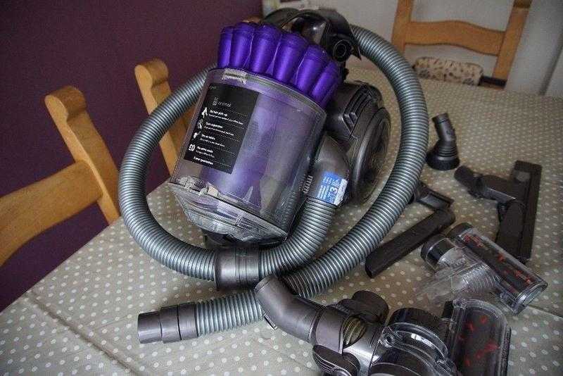 Dyson Animal DC32 vacuum cleaner  hoover