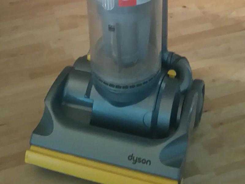 Dyson cyclone Dc03 vacuum cleaner