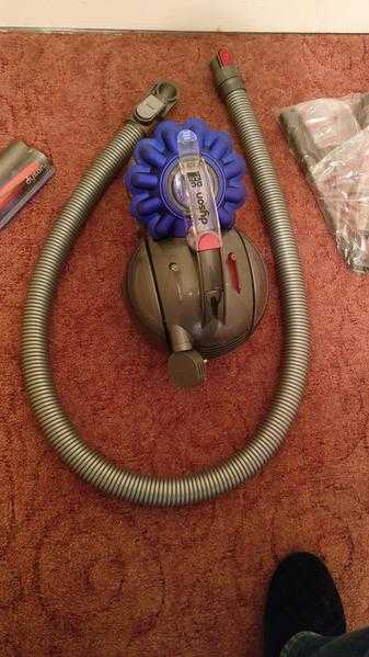 dyson dc 49 vacume cleaner